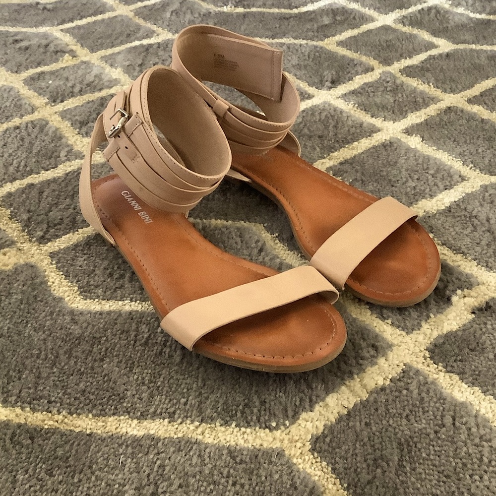 GIANNI BINI NUDE SANDALS ~ Barely used ~Size 7.5 Womens